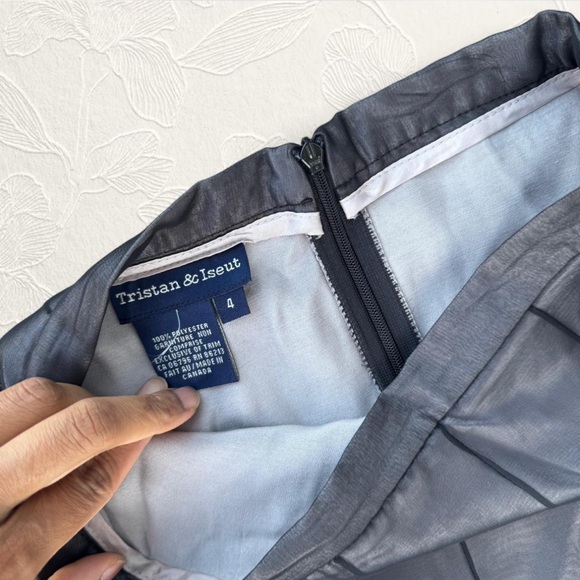Tristan & Iseut black & Gray illusion Skirt size 4 - Picture 4 of 4